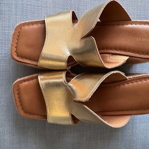 Chinese Laundry Gold Women's wedge Sandals